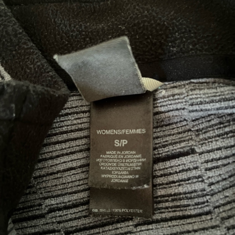 The North Face Women’s blue with gray Pull Over, Quarter Zip, Small - Picture 5 of 6